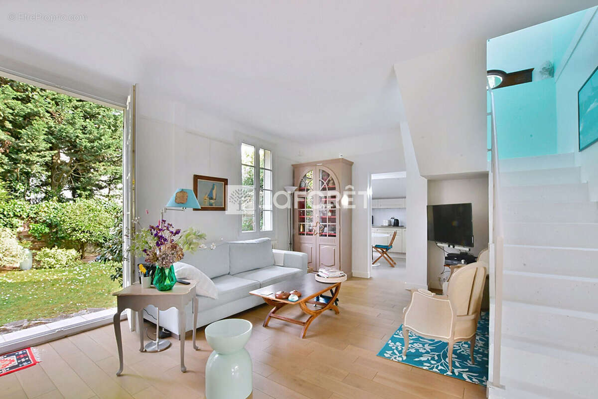 Maison à LA CELLE-SAINT-CLOUD