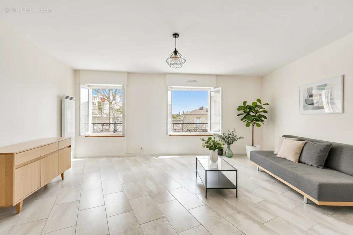 Appartement à ISSY-LES-MOULINEAUX