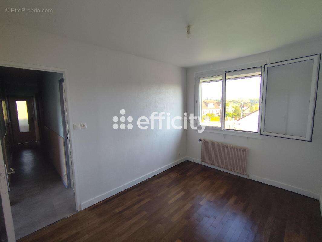 Maison à SAINTE-GAUBURGE-SAINTE-COLOMBE