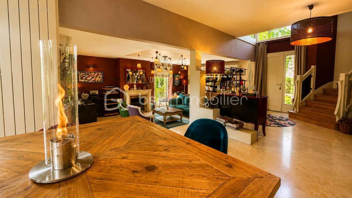 Élégante maison de caractère – Quartier Montaubert, cadre verdoyant - photo 6