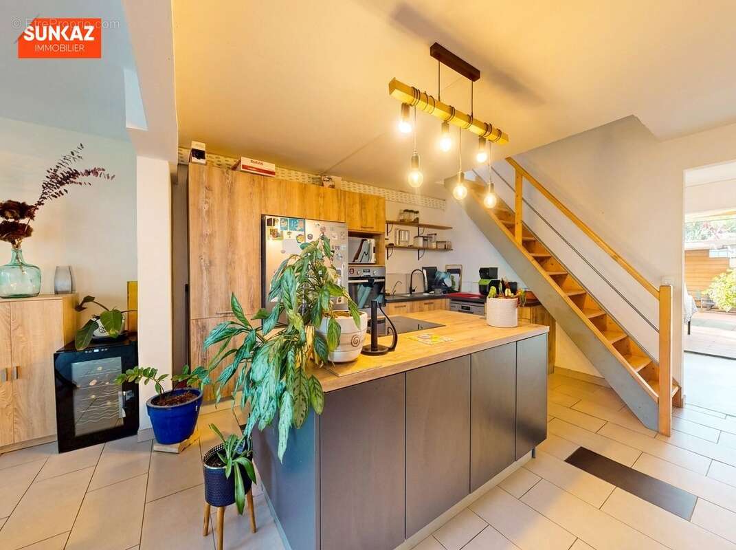 Maison 97 m² à Saint-Pierre  - photo 8