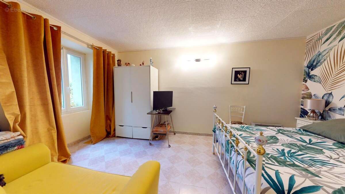 Ferme sur 30 ha avec longere et dependance - photo 11