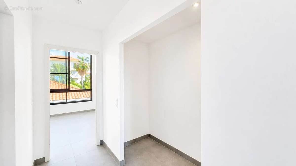 DUPLEX 110 m² renovée centre ville - photo 7
