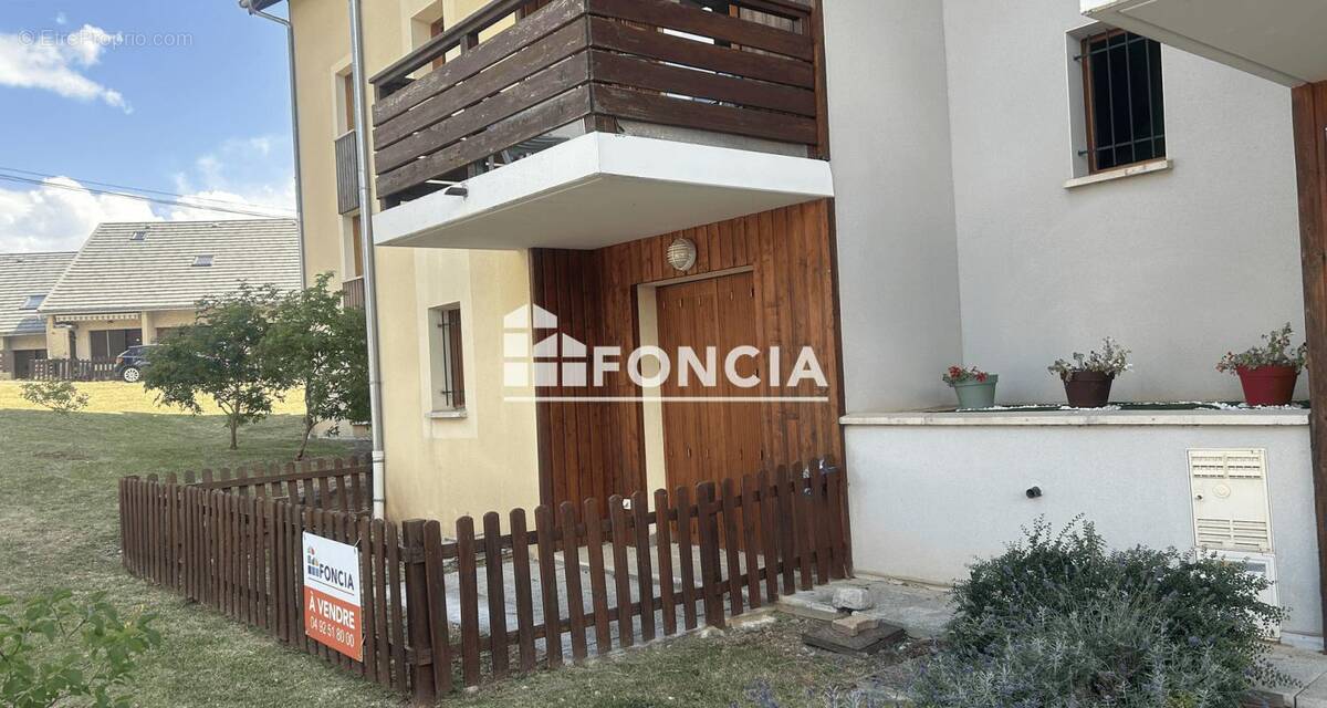 Appartement à LAYE