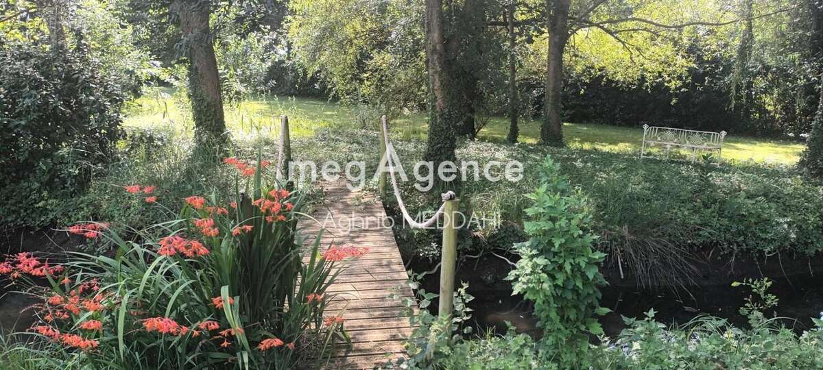 Demeure charentaise de charme sur 2 hectares avec domaine équestre - photo 5