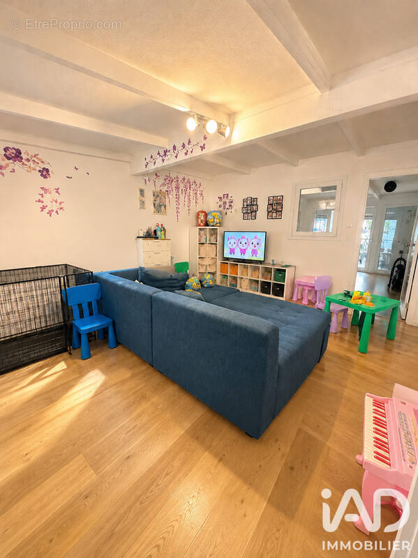 Maison 90 m² à Sainte-Anastasie-Sur-Issole  - photo 1