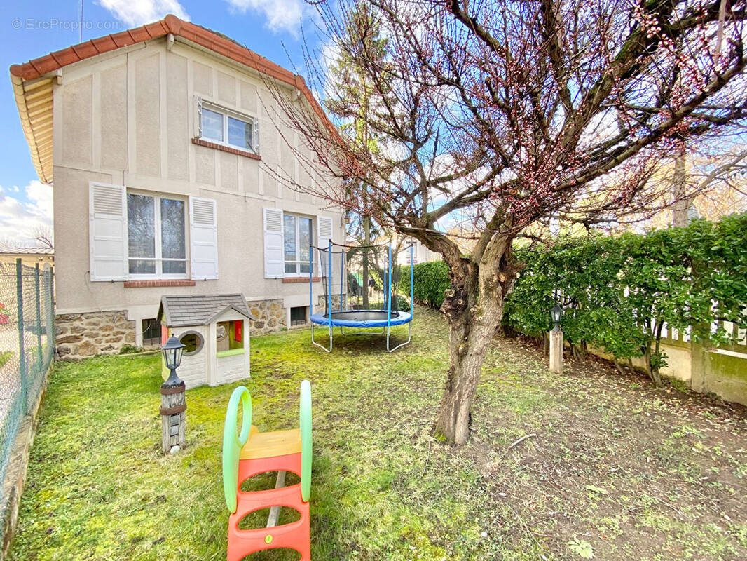 Maison à SARTROUVILLE