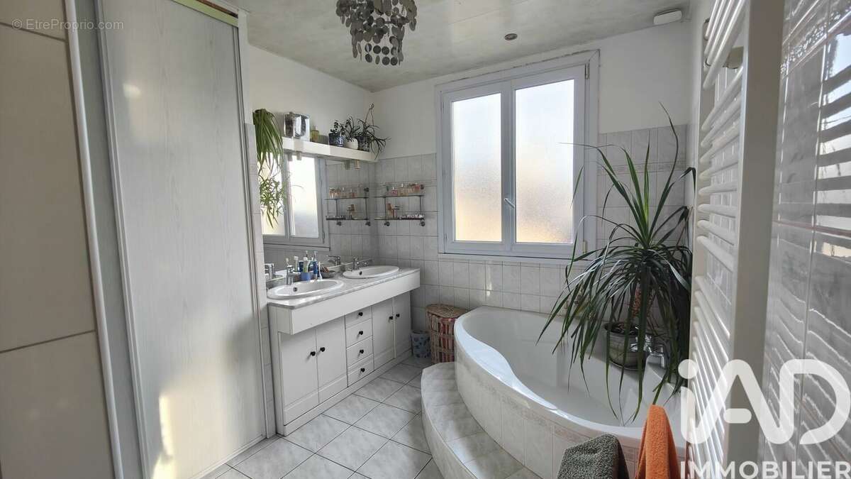 Maison 131 m² à La Bouexiere  - photo 8