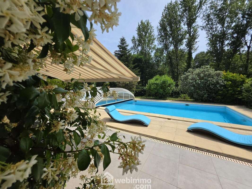 Maison à BLANQUEFORT