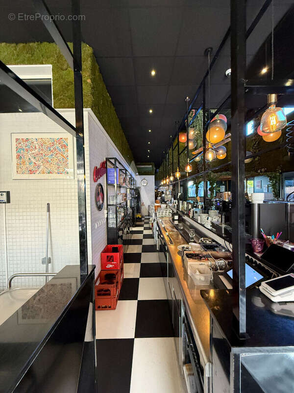 Commerce à VERRIERES-LE-BUISSON