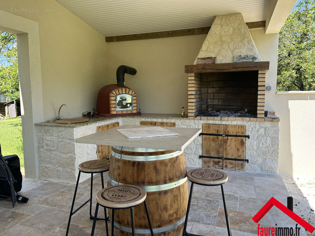 Maison à TERRASSON-LAVILLEDIEU