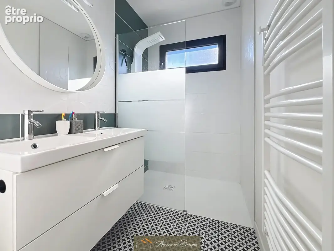 Villa 3 faces de plain pied type 4 -piscine -jardin - garage - - photo 3