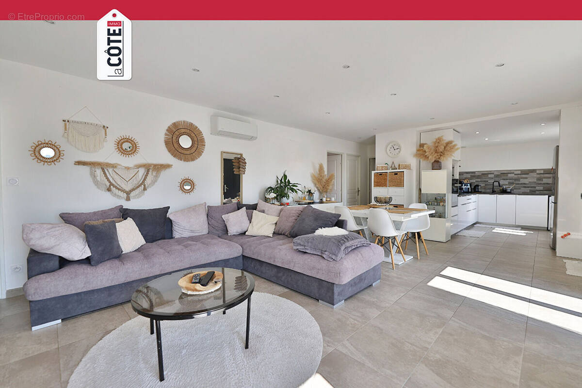 Appartement à LE ROVE