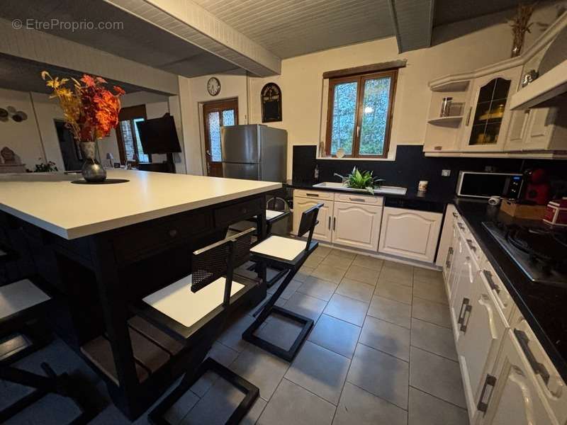 Maison à BURES-EN-BRAY