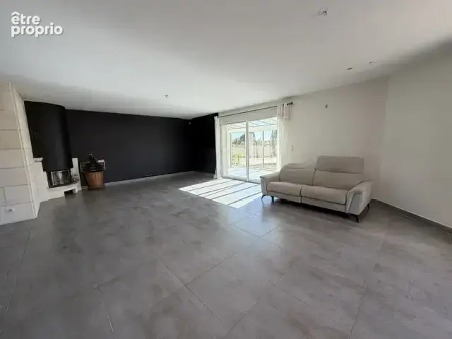 MAISON de plain pied 3 CHAMBRES sur plus D'UN HECTARE et triple garage - photo 5