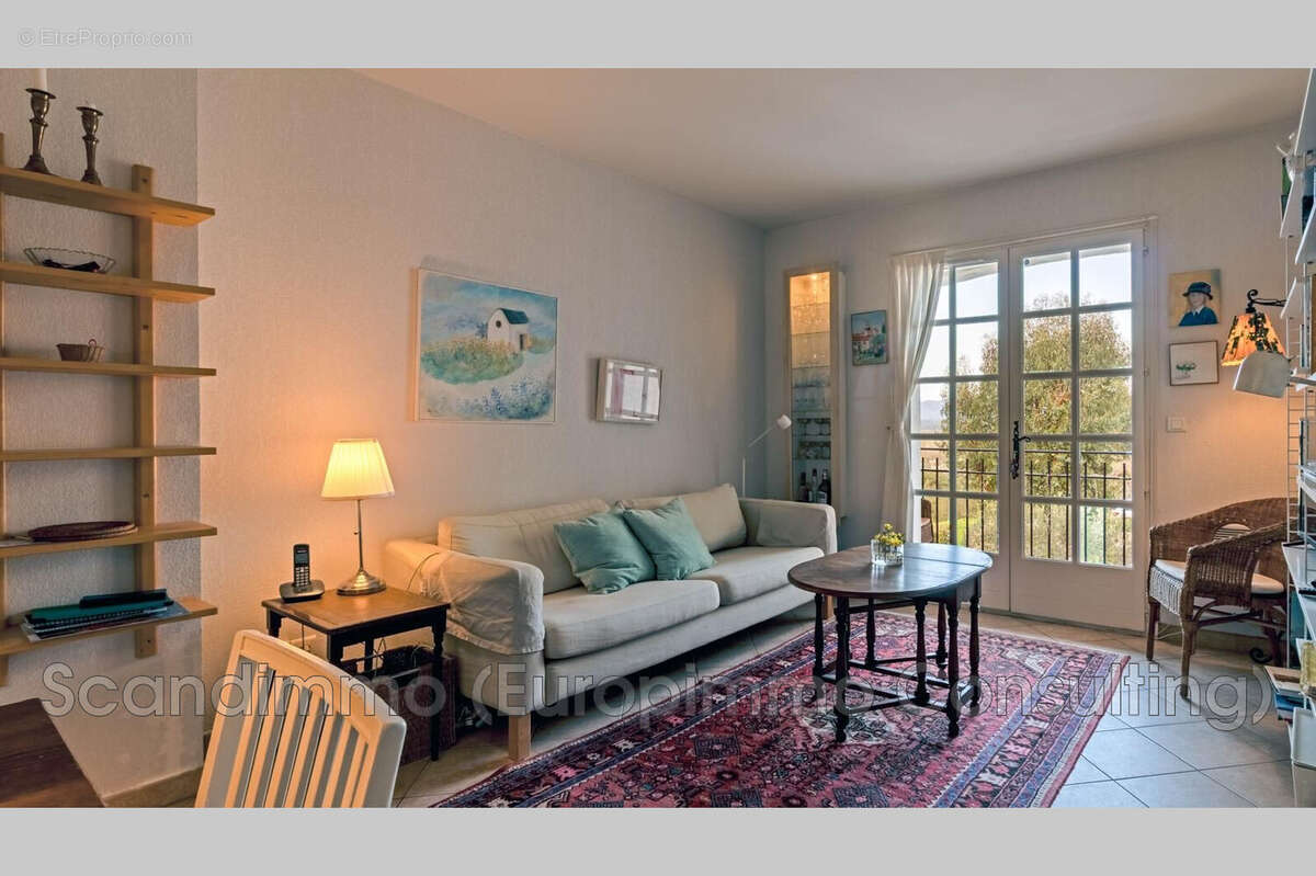 Maison à ROQUEBRUNE-SUR-ARGENS