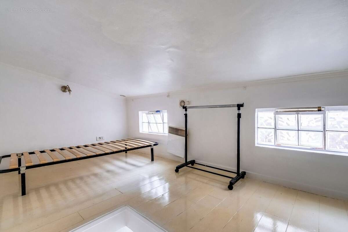 Commerce à PARIS-18E