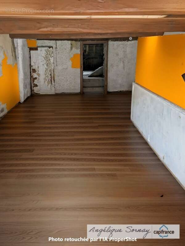  EXCLUSIVITÉ – Maison mitoyenne à fort potentiel de 229 m² sur 3 niveaux avec garage – Sellières - photo 14