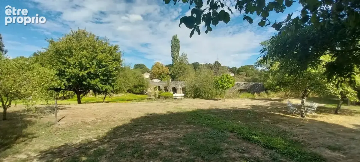 Maison de caractère avec gîte et terrain de 10 447 m² – Proximité du Pont Romain à Gourgé - photo 2