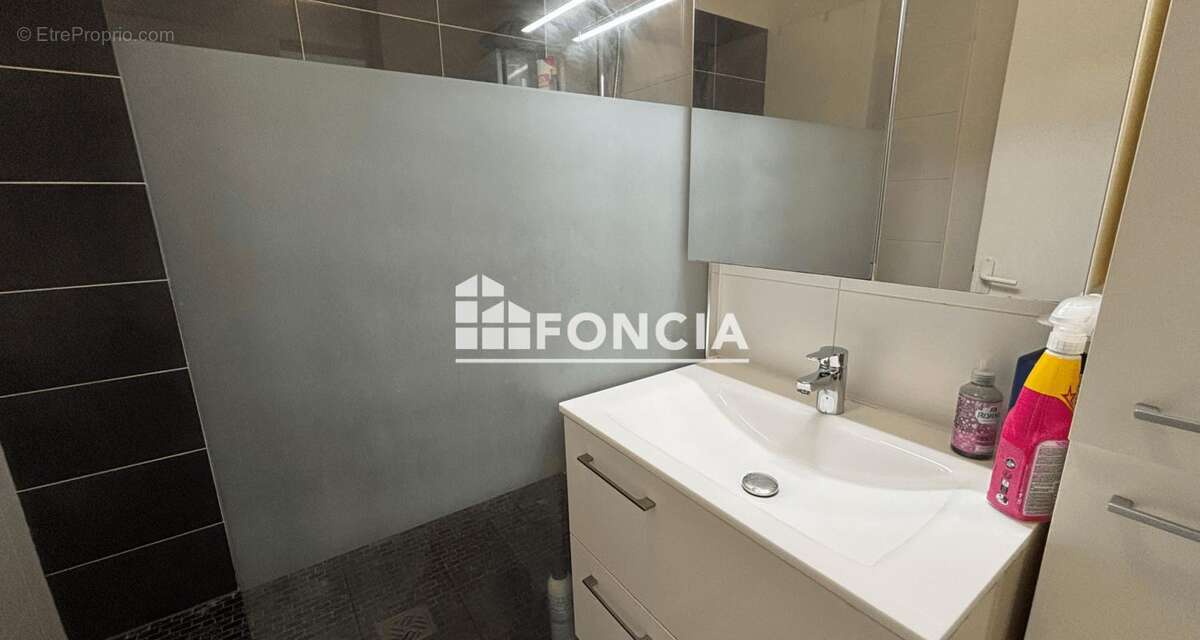 Appartement à LUNEL