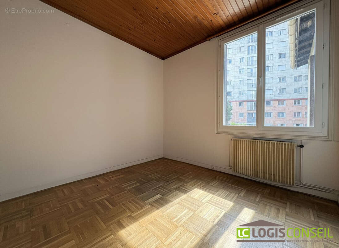 Appartement à CHATILLON