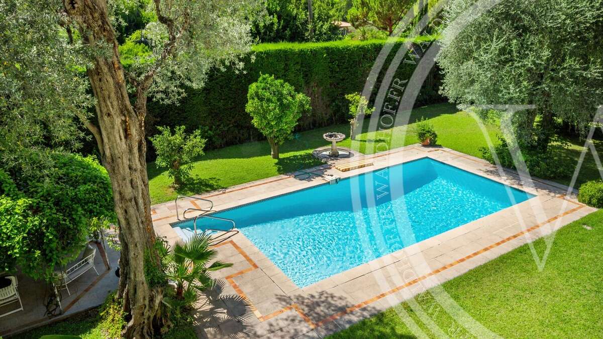 Une villa Belle Époque intemporelle dans un domaine privé à quelques pas d'une plage praticable - photo 9