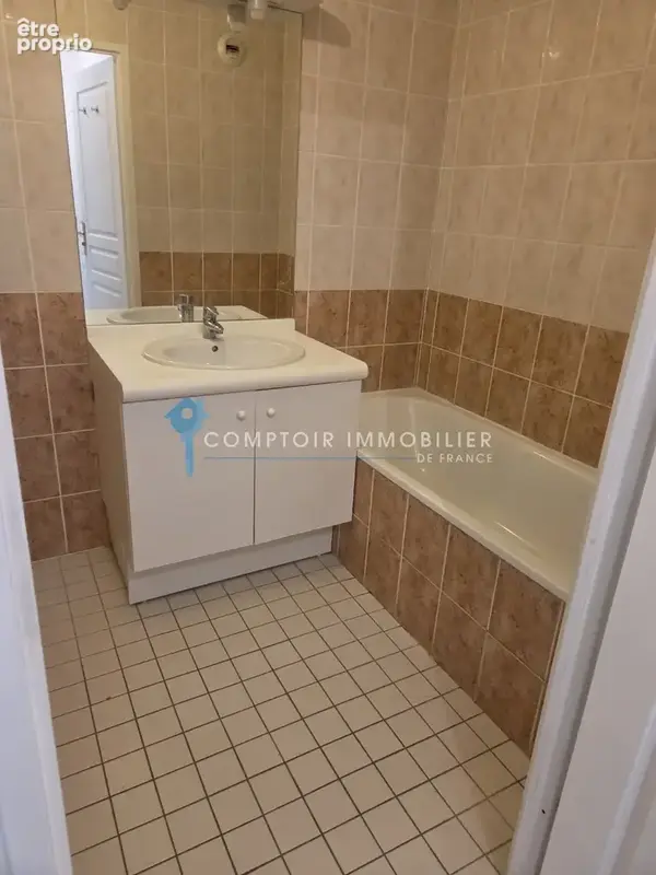 Isère (38) St Martin d'Hères -T3 - 63 m2 avec place de parking - photo 6