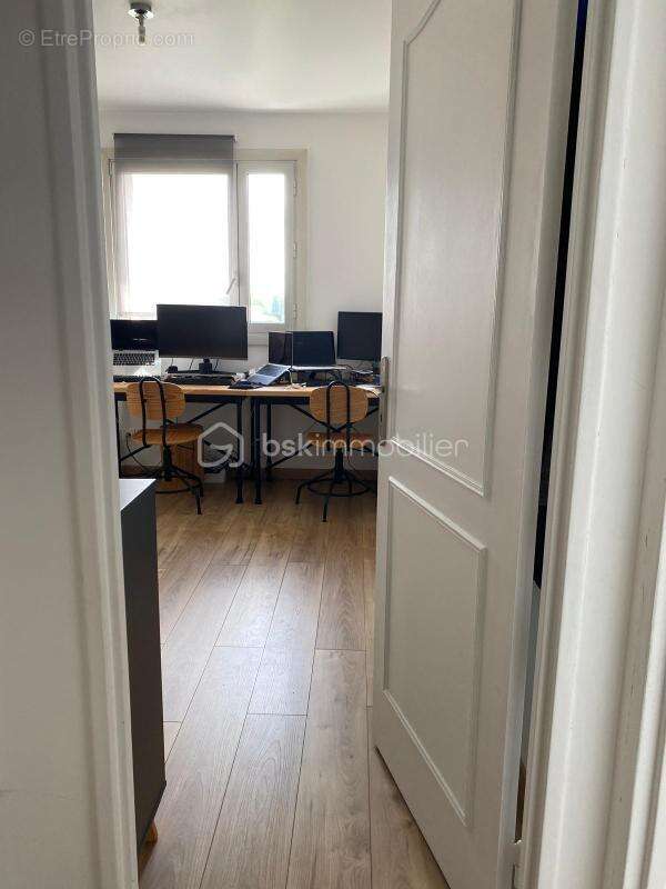Spacieux 4 pièces de 75 m² avec 3 chambres/balcon/ cave et vue dégagée - photo 10