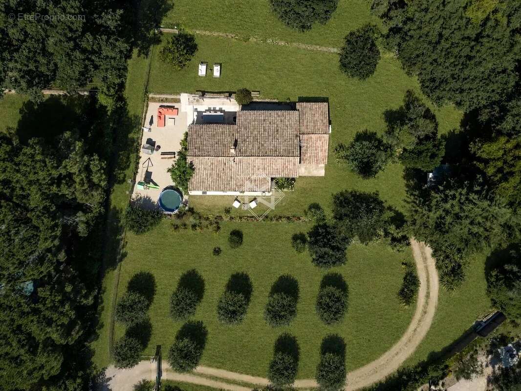 Maison à VALBONNE