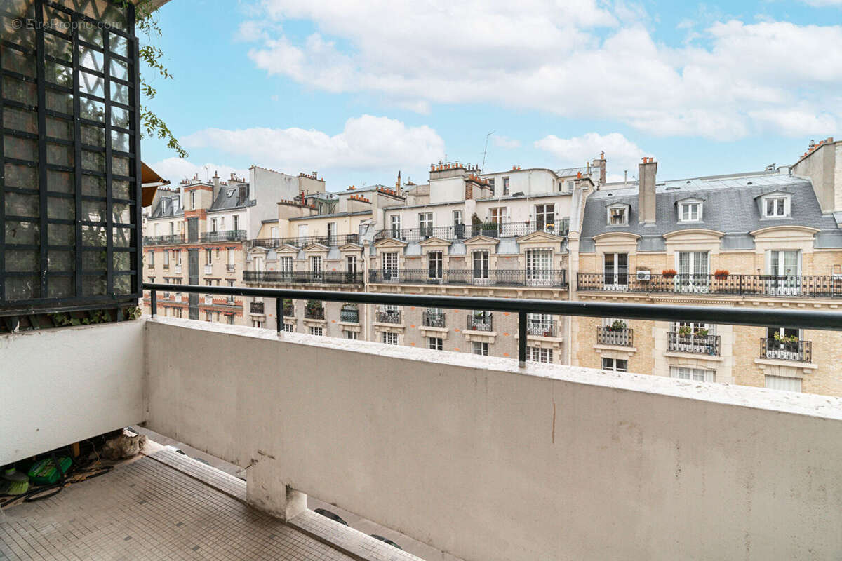 Appartement à PARIS-16E