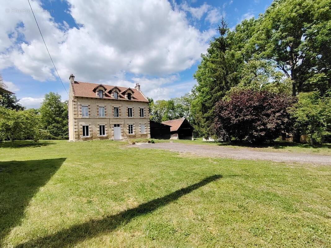 Maison à MEZIDON-CANON