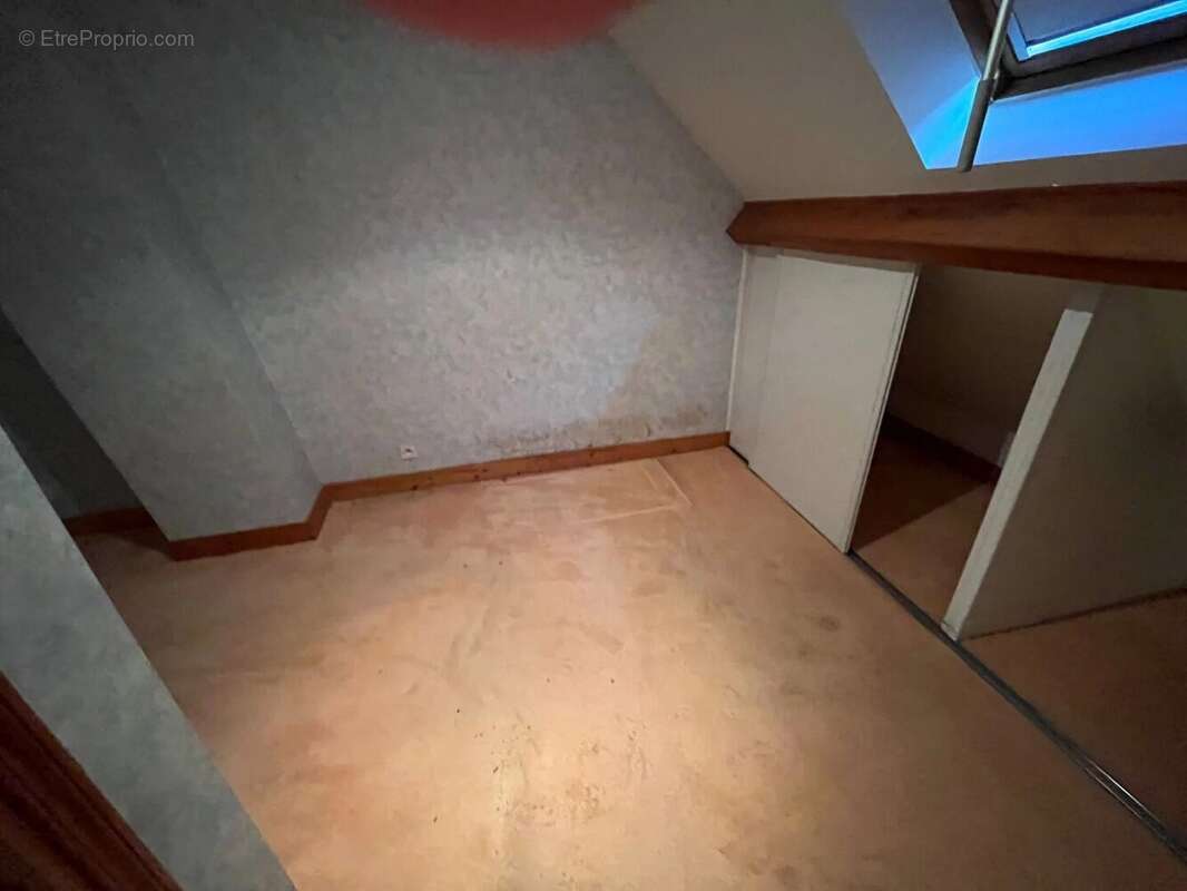 Maison à MONDONVILLE-SAINT-JEAN