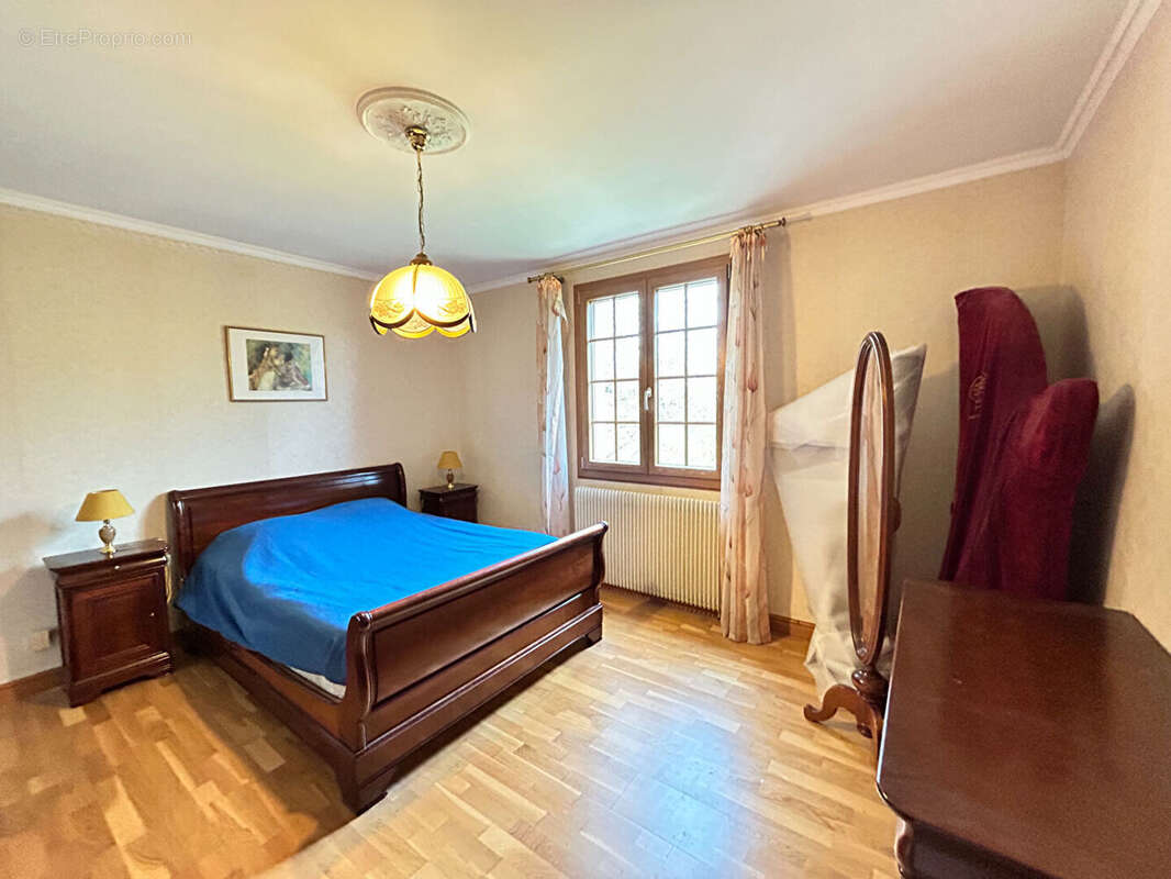 Maison de 180 m² avec vue carte postale. Nombreuses dépendances. - photo 17
