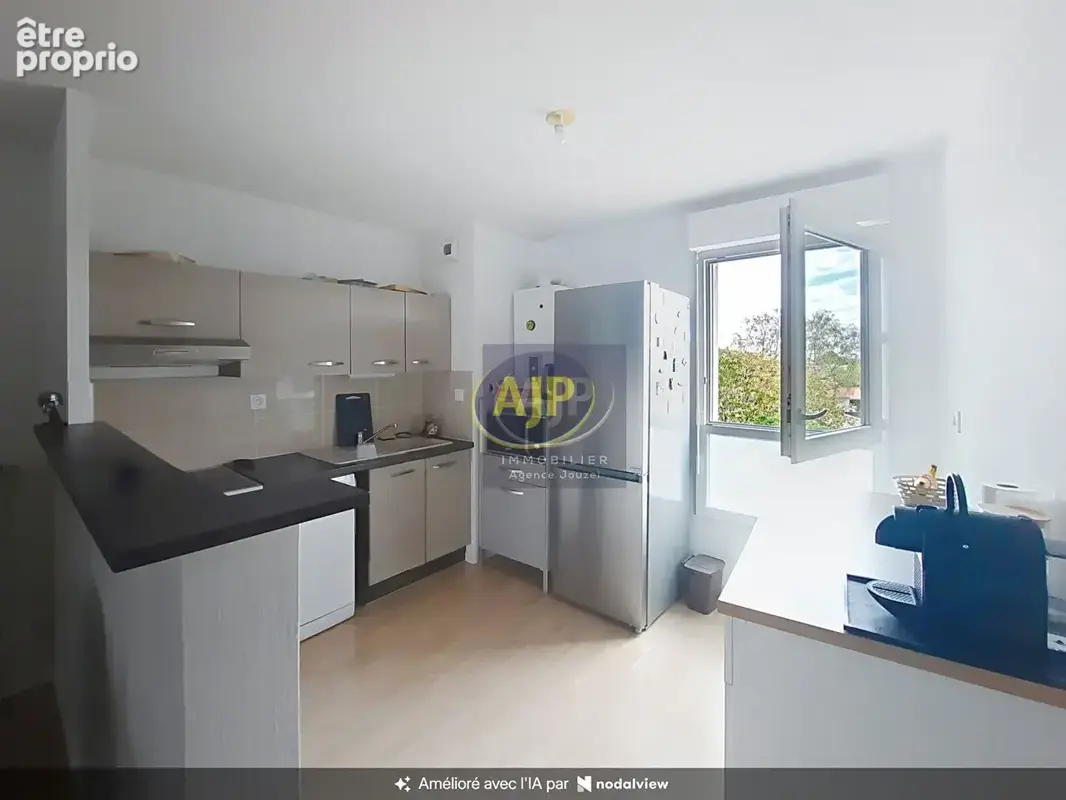 Rezé - Appartement 3 pièces 64.65 m² + parkings - photo 2