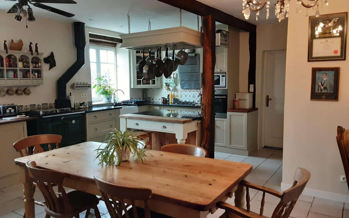 cuisine - Maison à SAINT-PRIVAT-DES-PRES