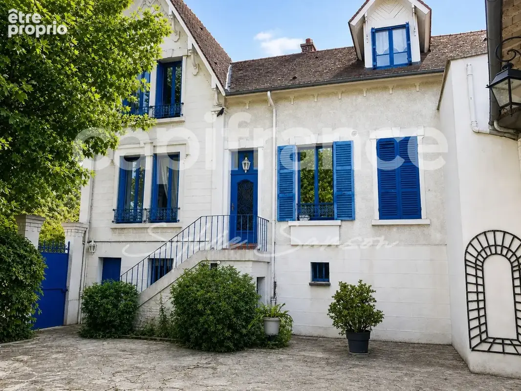 Mantes-la-Jolie – Demeure de caractère de 380 m², 14 pièces, jardin et garage - photo 19