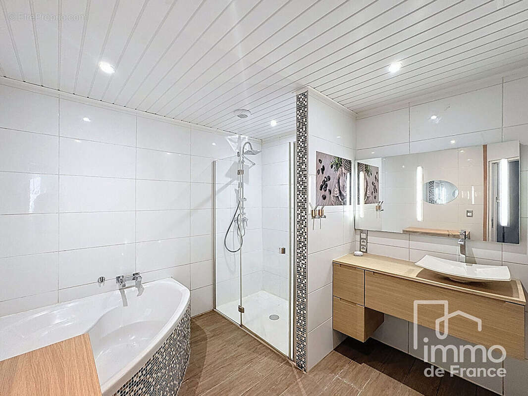 Appartement à BELLEGARDE-SUR-VALSERINE