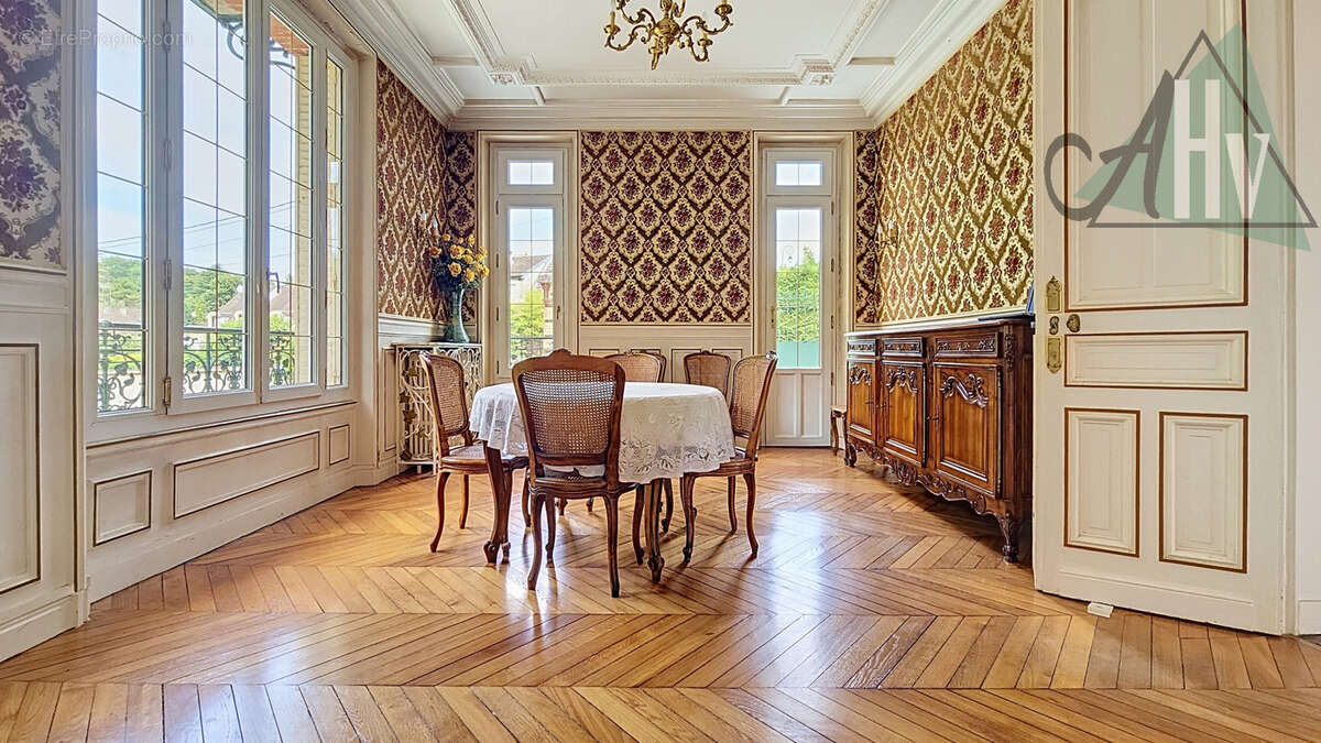 Maison à COUILLY-PONT-AUX-DAMES