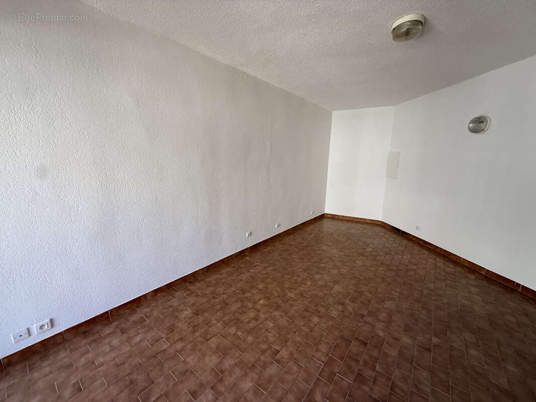 Studio 17 m2 terrasse 4 m2 - calvi centre - photo 9