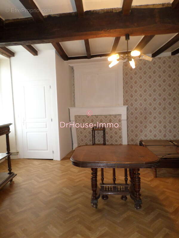 Maison à BARBEZIEUX-SAINT-HILAIRE