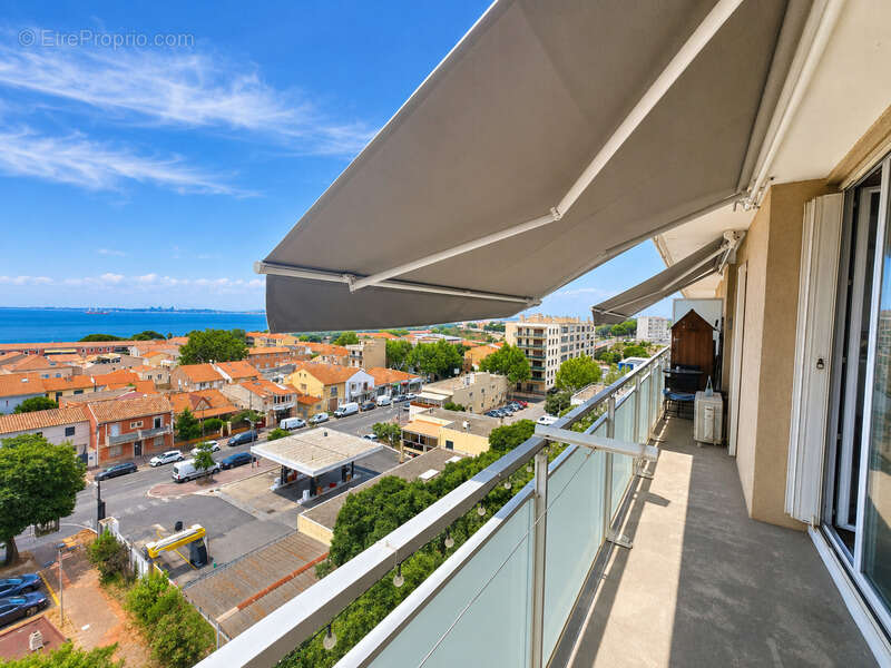 T3 à vendre avec vue mer depuis toutes les fenêtres – Centre-ville de Port-de-Bouc 3 pièces PORT DE BOUC (13) - photo 10