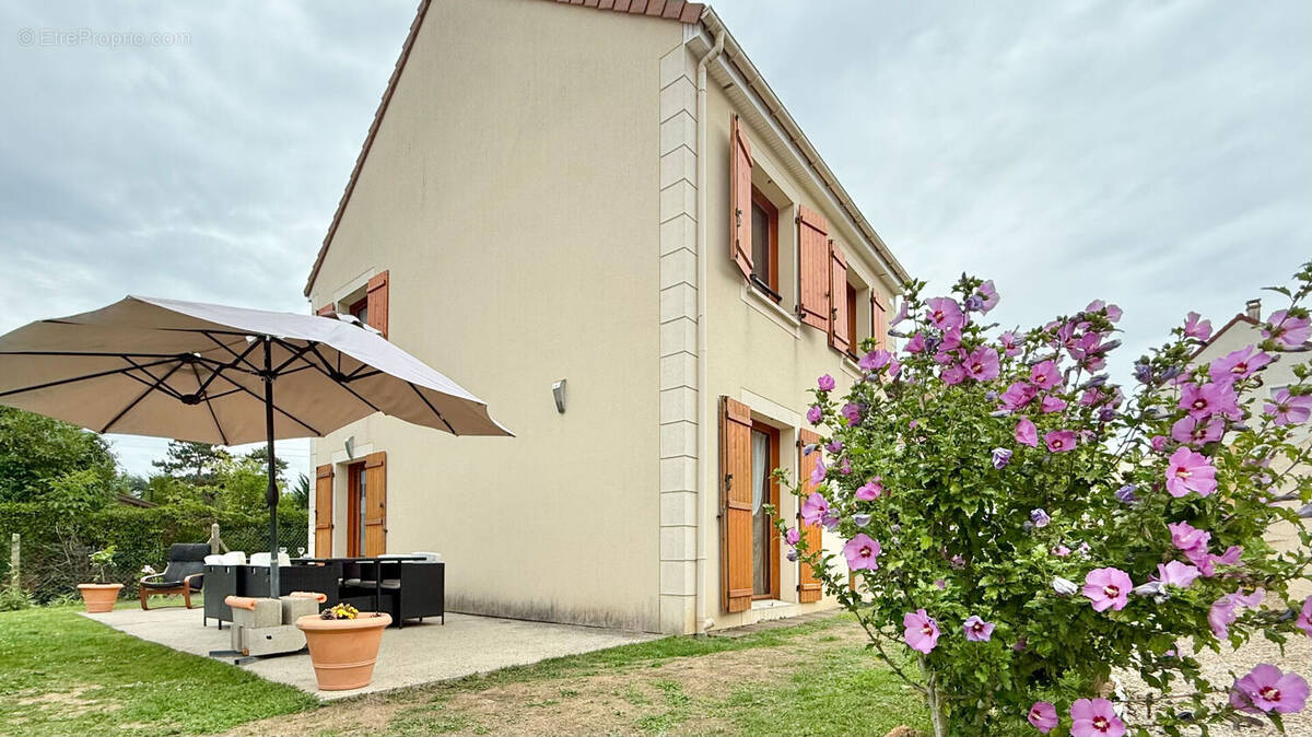 Maison à SAINTRY-SUR-SEINE