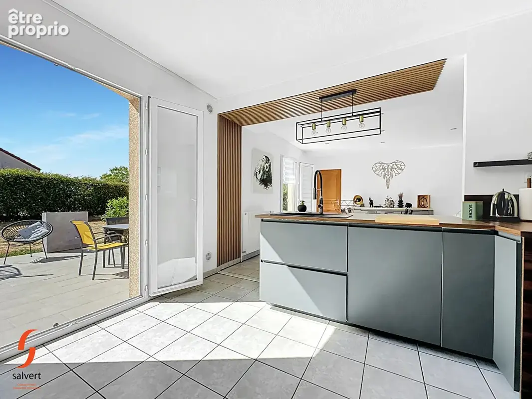 A vendre, Maison de plain pied 5 chambres  et un bureau, jardin de 1390m2 - photo 8