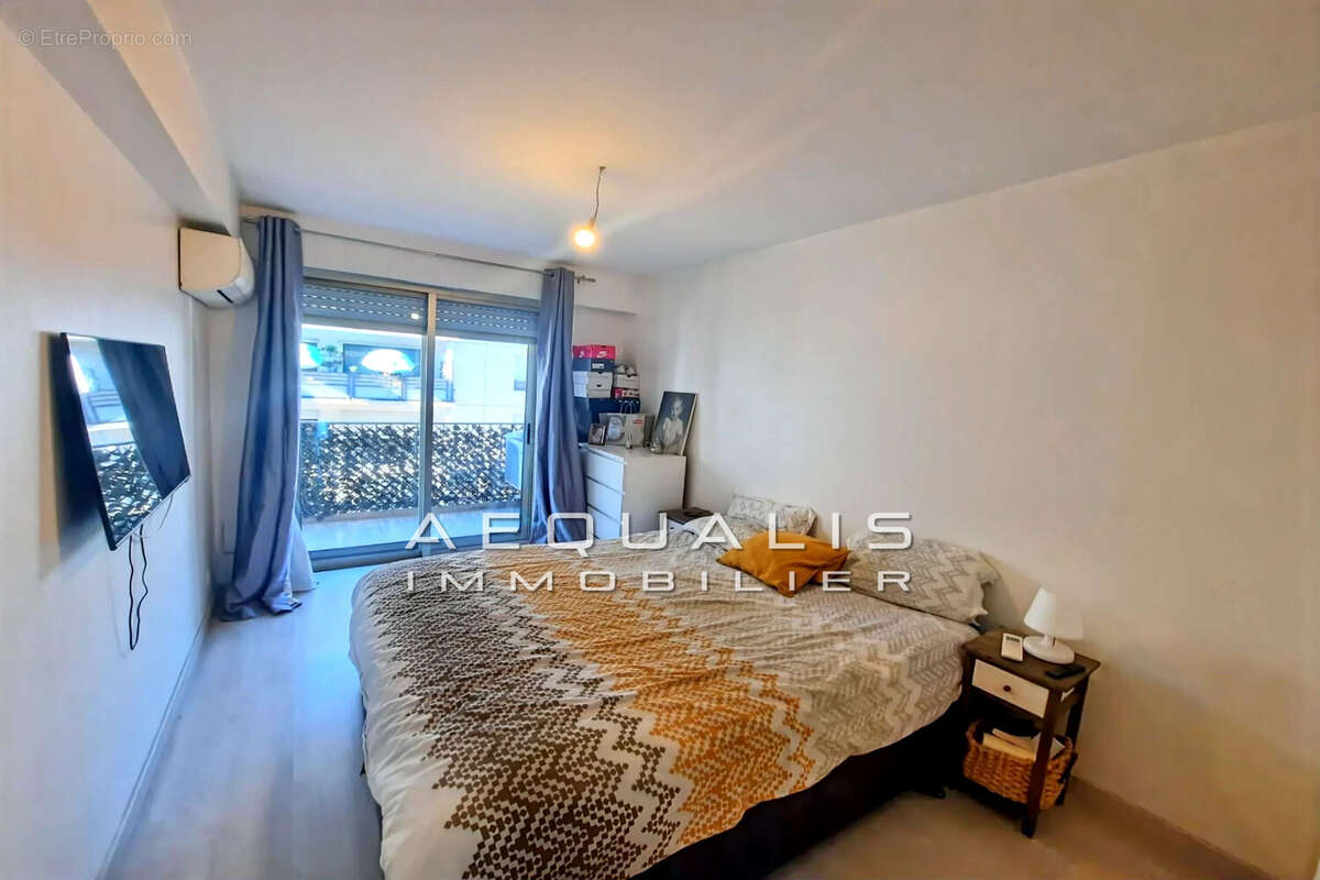 Appartement à SAINT-LAURENT-DU-VAR