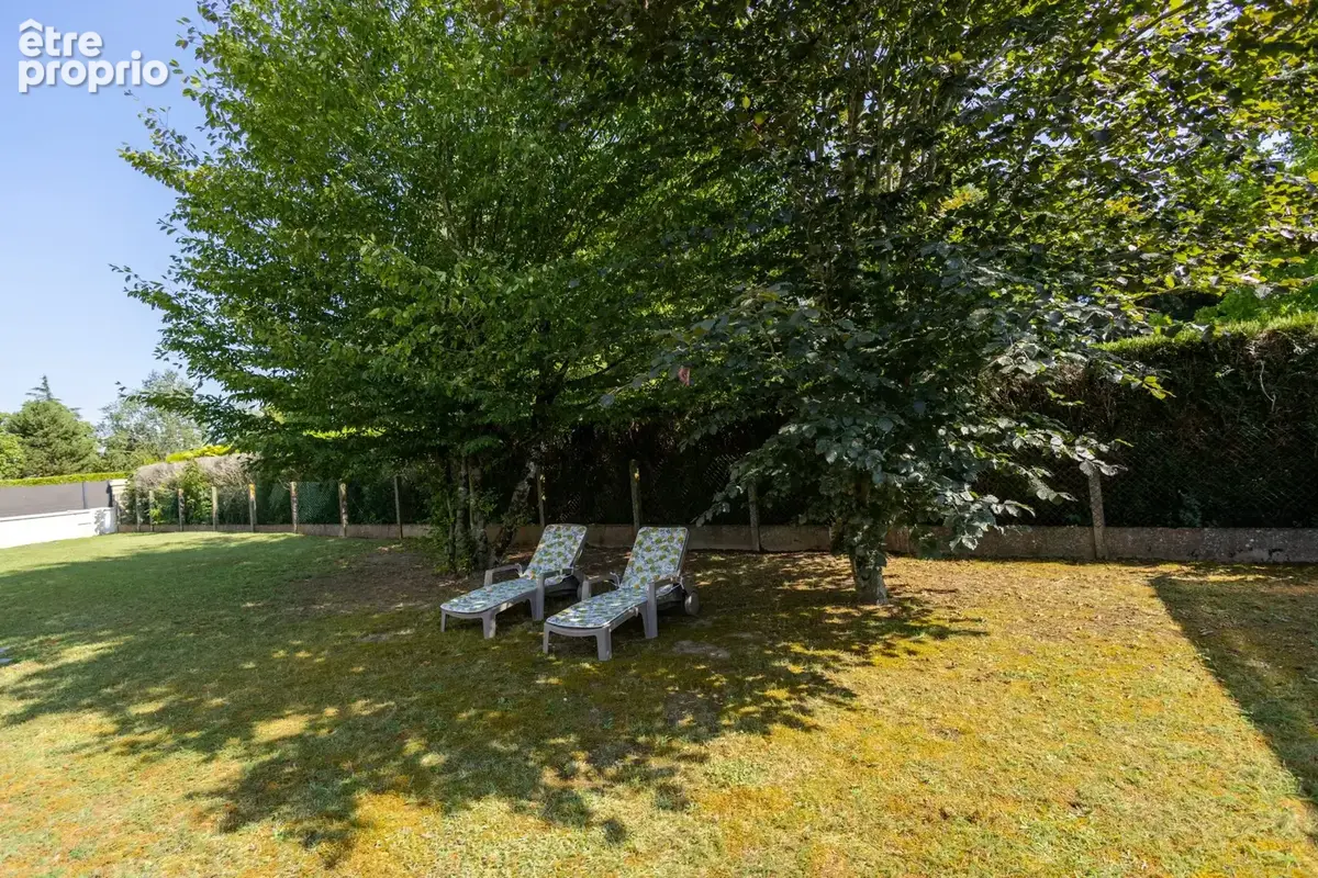 Maison 115 m² à Saint-Denis-De-L'hotel  - photo 9