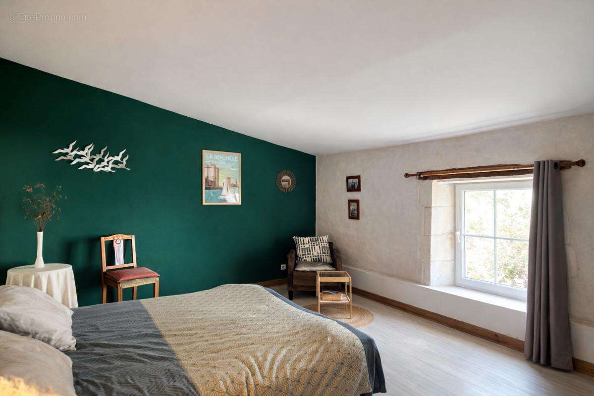 Maison 240 m² à Le Chay  - photo 15