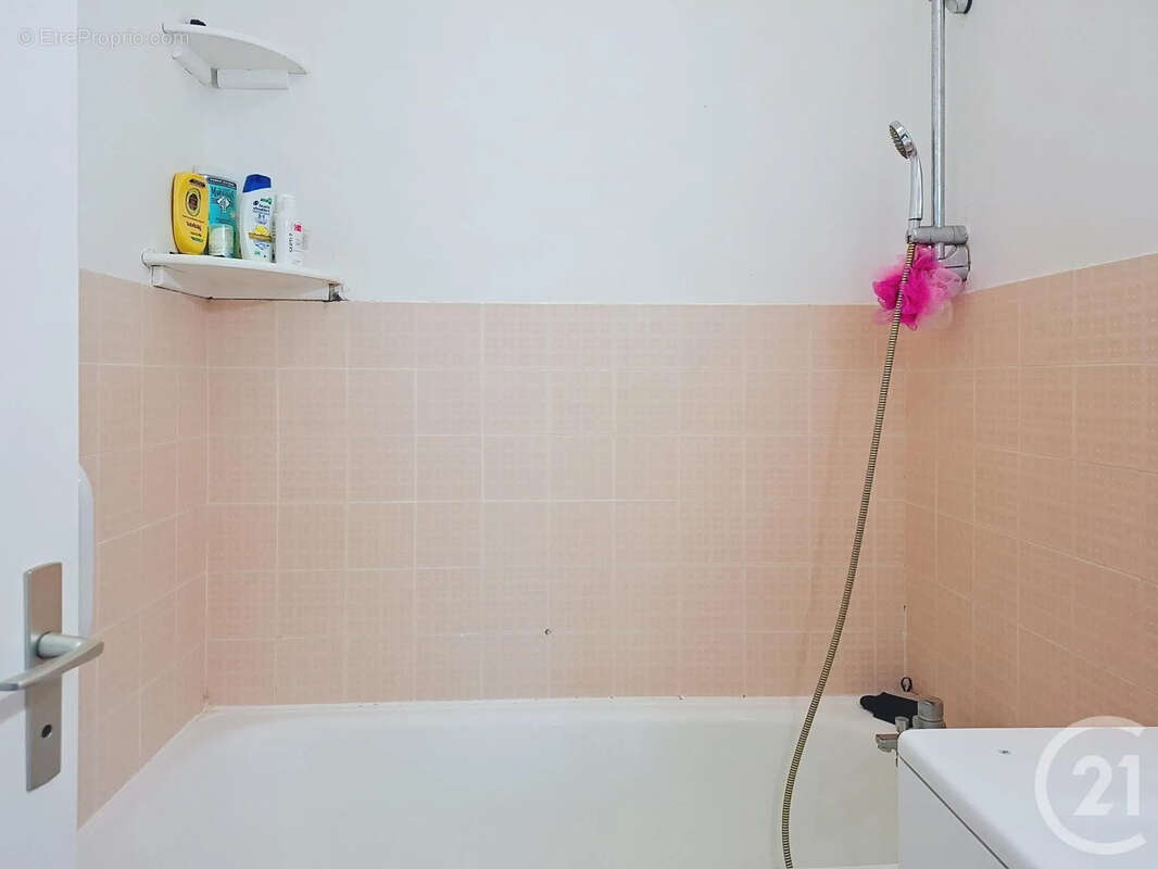 Appartement à VAUX-LE-PENIL