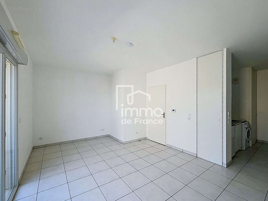 Studio récent 29m2 avec balcon et parking proche Genève - photo 5