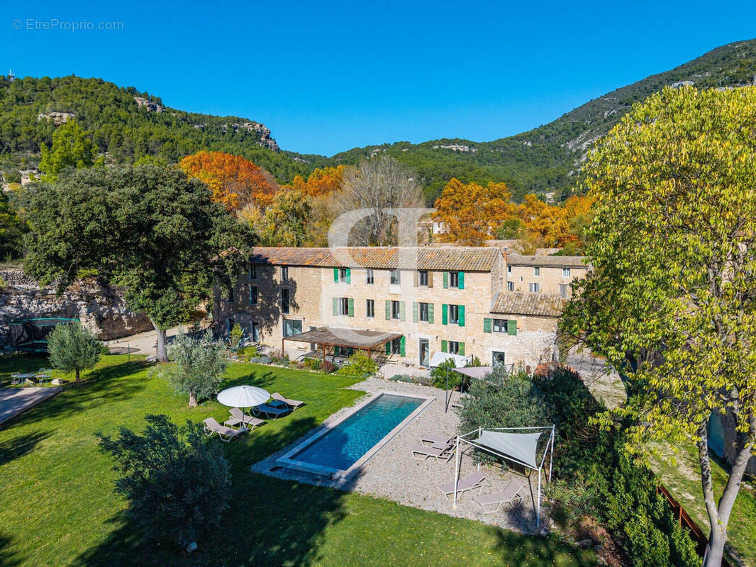 Maison à L'ISLE-SUR-LA-SORGUE