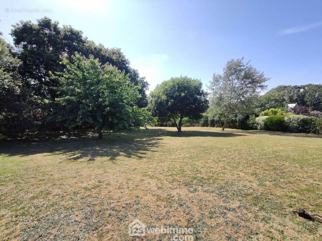 Terrain 1091 m² à Tredrez-Locquemeau  - photo 9